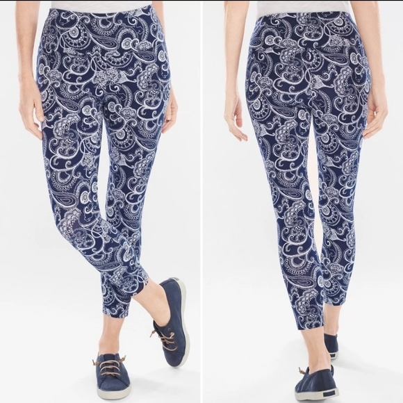 Chico's Pants - Chico’s Zenergy Size Large 12 Paisley Cropped Leggings Yoga Pants‎ Navy Blue